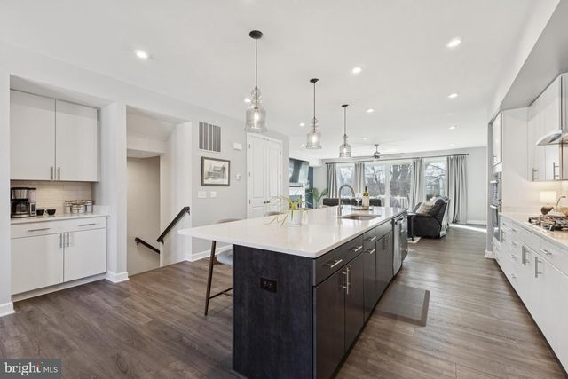 8102 ZOE PL, Alexandria, VA 22306