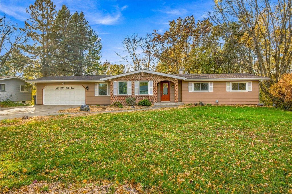 651 Sunset Lane N, Cambridge, MN 55008 — exterior