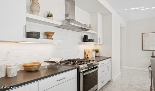 8024 W Harmont Drive, Peoria, AZ 85345