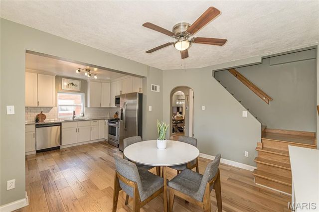 5742 Tholozan Avenue, St Louis, MO 63109
