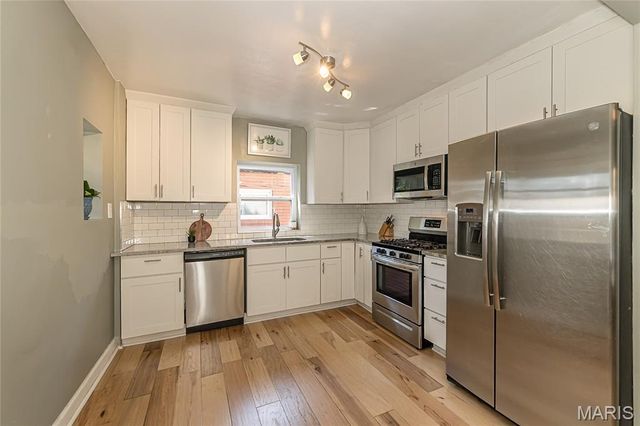 5742 Tholozan Avenue, St Louis, MO 63109