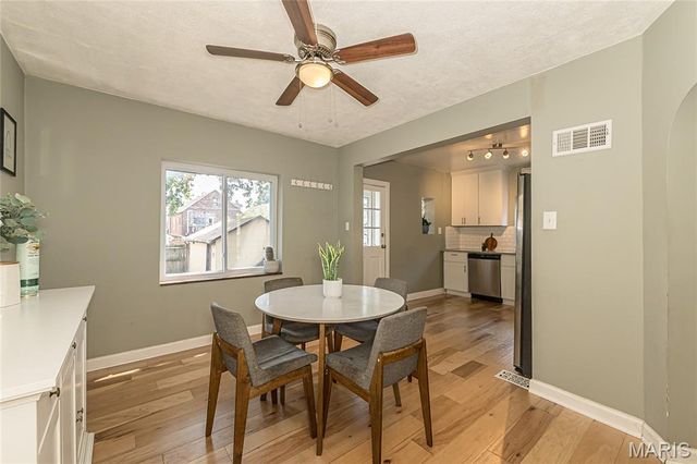 5742 Tholozan Avenue, St Louis, MO 63109