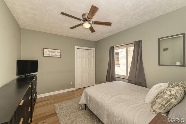 5742 Tholozan Avenue, St Louis, MO 63109