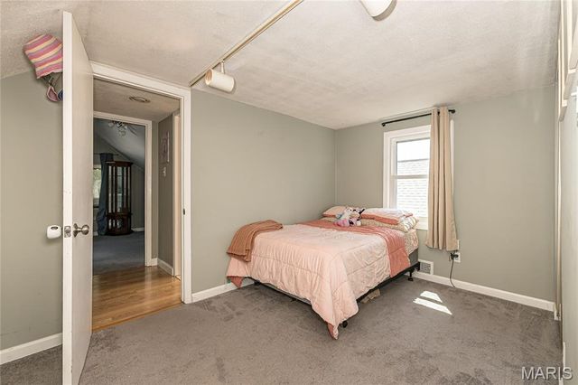 5742 Tholozan Avenue, St Louis, MO 63109