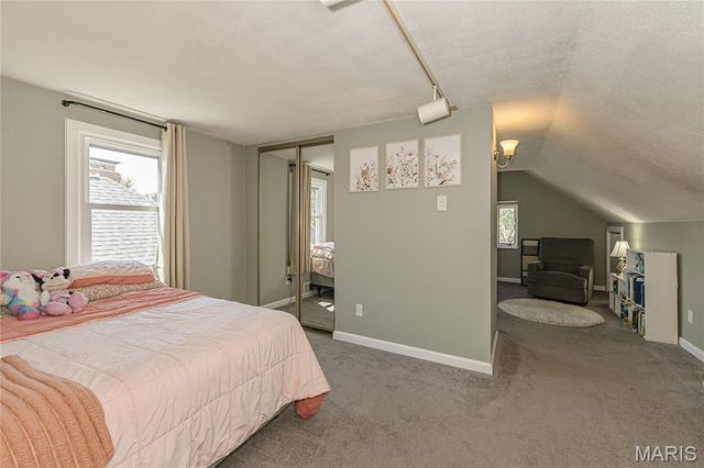 5742 Tholozan Avenue, St Louis, MO 63109