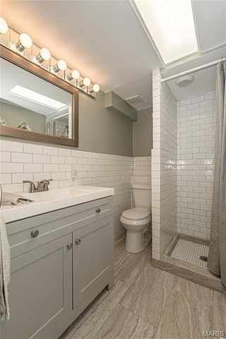 5742 Tholozan Avenue, St Louis, MO 63109
