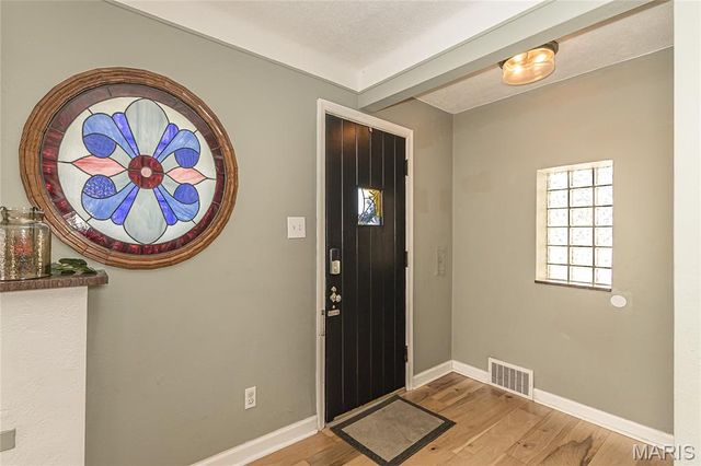 5742 Tholozan Avenue, St Louis, MO 63109