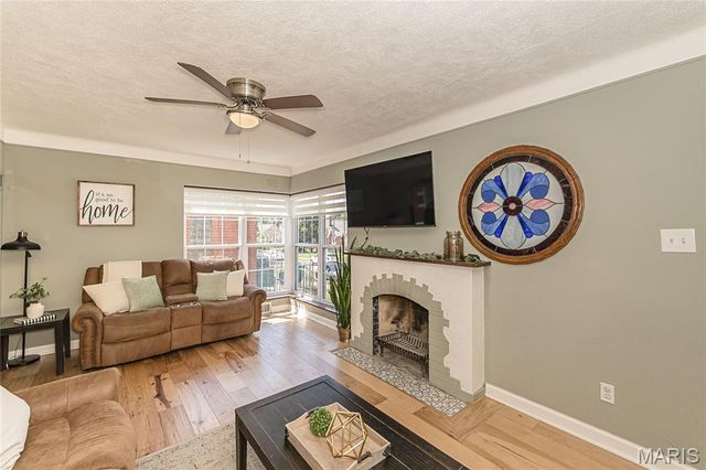 5742 Tholozan Avenue, St Louis, MO 63109