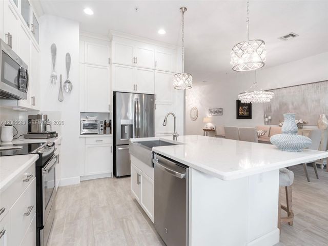 22936 Clear Echo Drive 35, Boca Raton, FL 33433