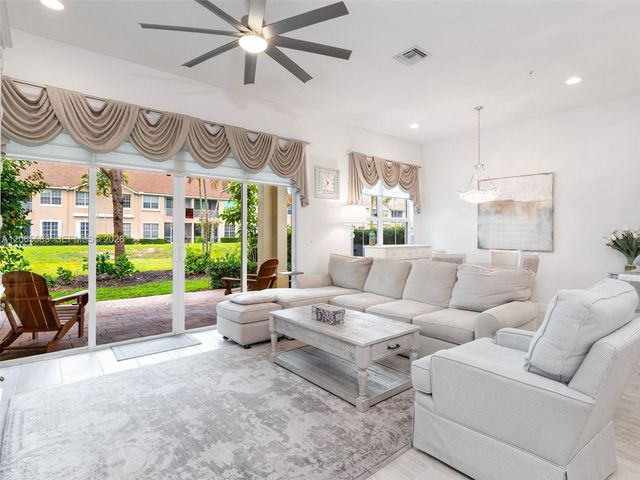 22936 Clear Echo Drive 35, Boca Raton, FL 33433