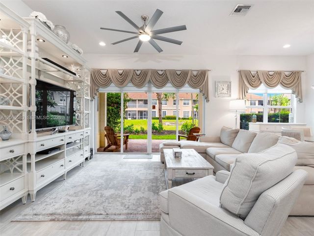 22936 Clear Echo Drive 35, Boca Raton, FL 33433