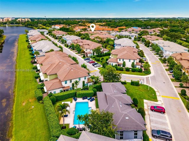22936 Clear Echo Drive 35, Boca Raton, FL 33433