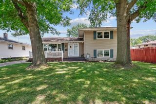 9225 Wildwood Drive, Highland, IN 46322