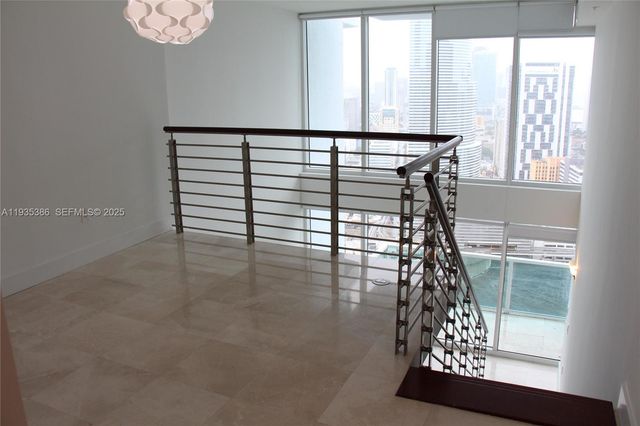 41 SE 5TH ST 2203, Miami, FL 33131