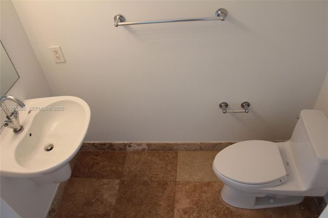 41 SE 5TH ST 2203, Miami, FL 33131