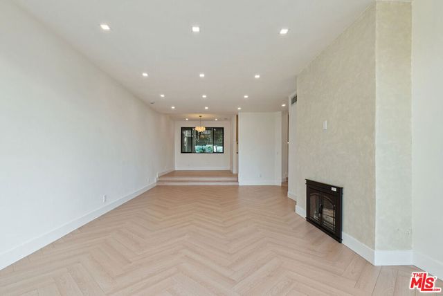 8455 Fountain Avenue 308, West Hollywood, CA 90069
