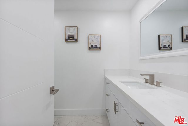 8455 Fountain Avenue 308, West Hollywood, CA 90069