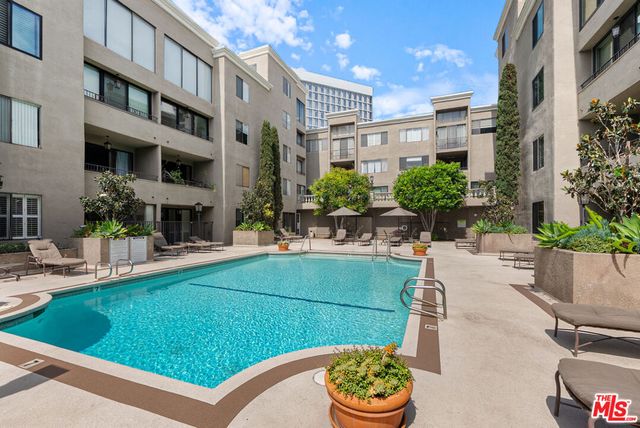 8455 Fountain Avenue 308, West Hollywood, CA 90069