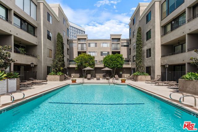 8455 Fountain Avenue 308, West Hollywood, CA 90069