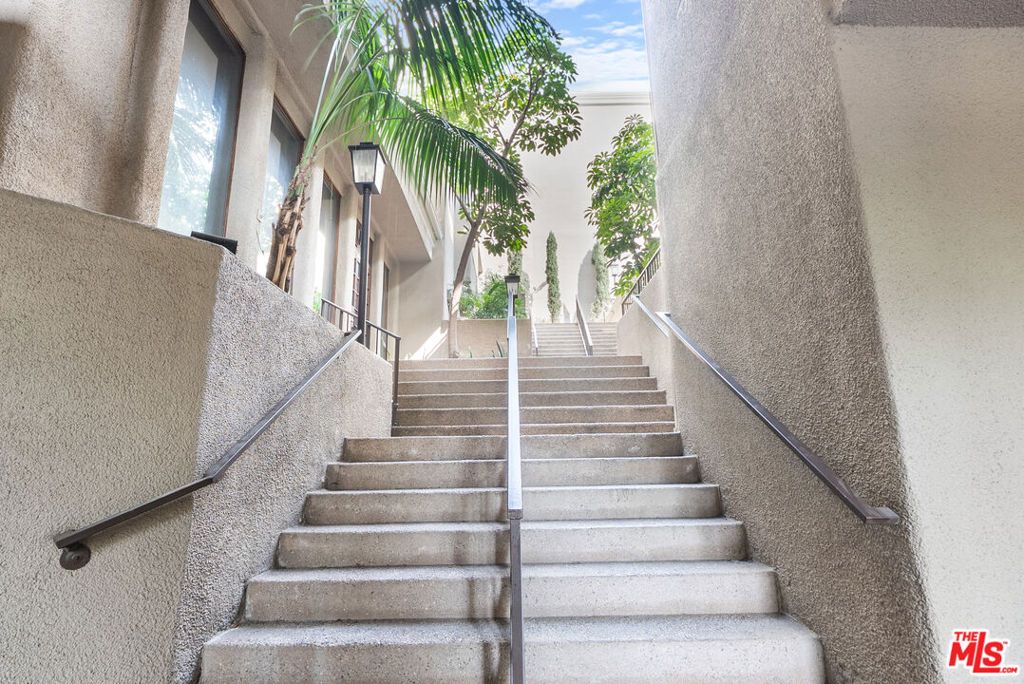 Image 10 of property listing at 8455 Fountain Avenue 308, West Hollywood, CA 90069