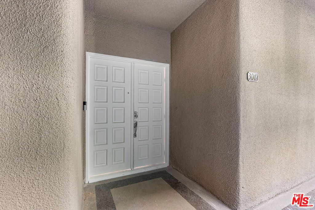 Image 12 of property listing at 8455 Fountain Avenue 308, West Hollywood, CA 90069