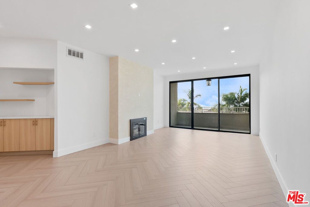 Image 18 of property listing at 8455 Fountain Avenue 308, West Hollywood, CA 90069
