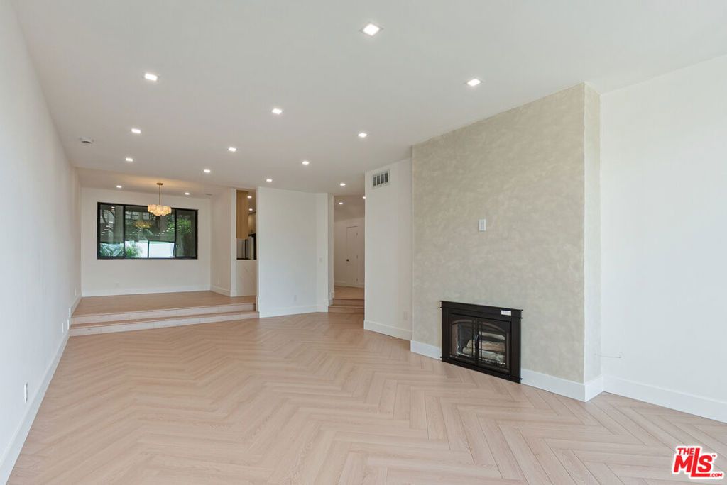 Image 21 of property listing at 8455 Fountain Avenue 308, West Hollywood, CA 90069