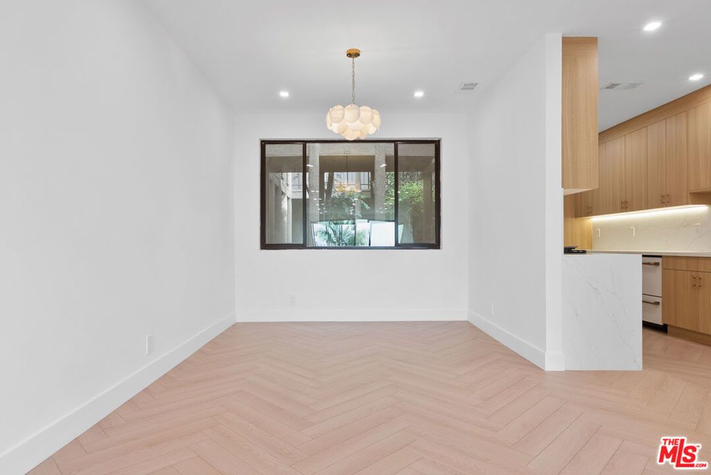Image 22 of property listing at 8455 Fountain Avenue 308, West Hollywood, CA 90069