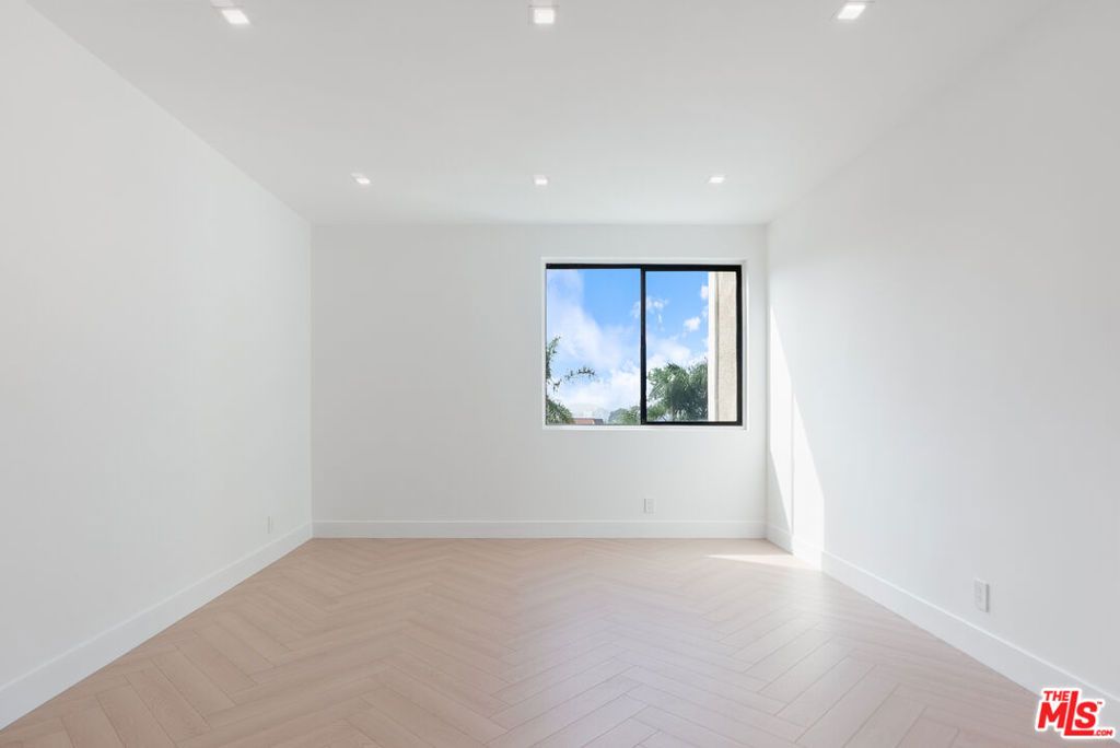 Image 31 of property listing at 8455 Fountain Avenue 308, West Hollywood, CA 90069