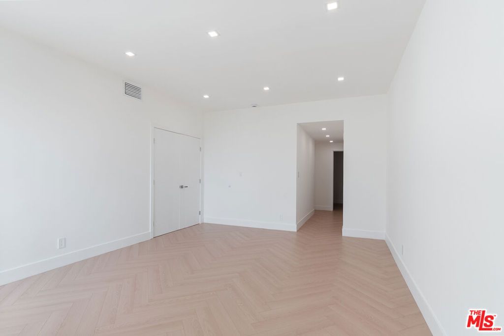 Image 33 of property listing at 8455 Fountain Avenue 308, West Hollywood, CA 90069