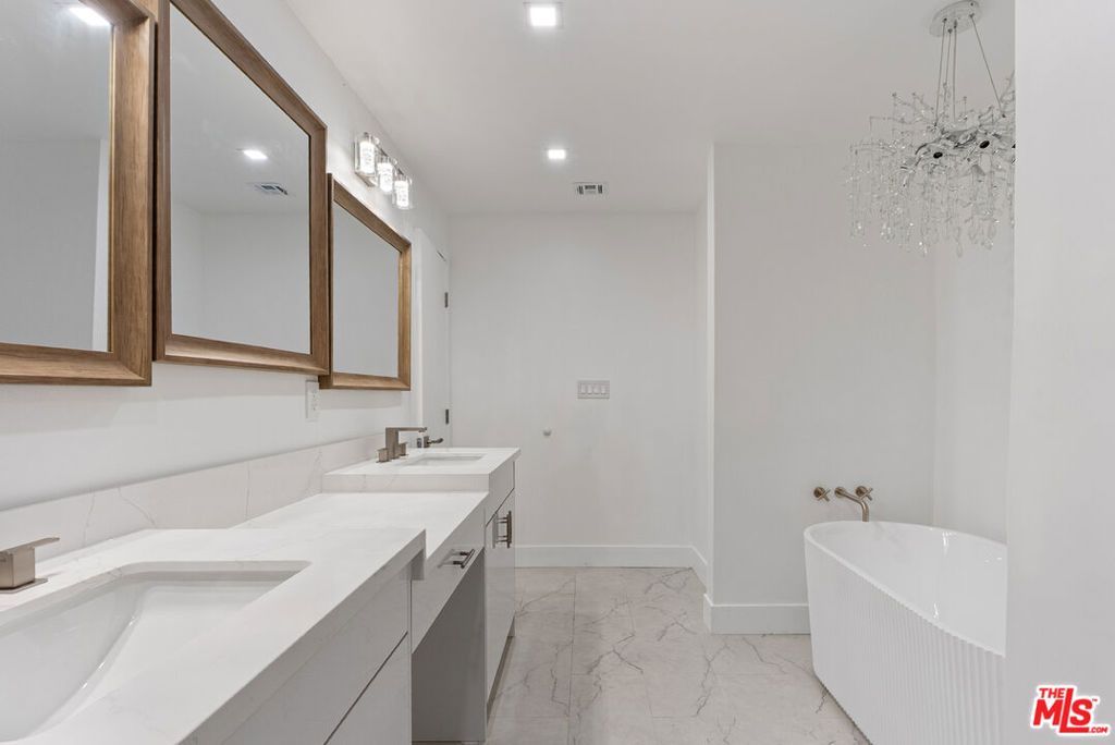 Image 37 of property listing at 8455 Fountain Avenue 308, West Hollywood, CA 90069