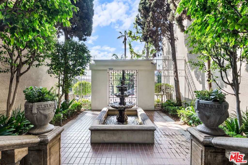 Image 9 of property listing at 8455 Fountain Avenue 308, West Hollywood, CA 90069
