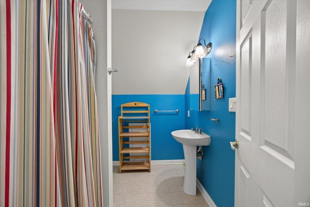 1010 W 7Th Street, Bloomington, IN 47404