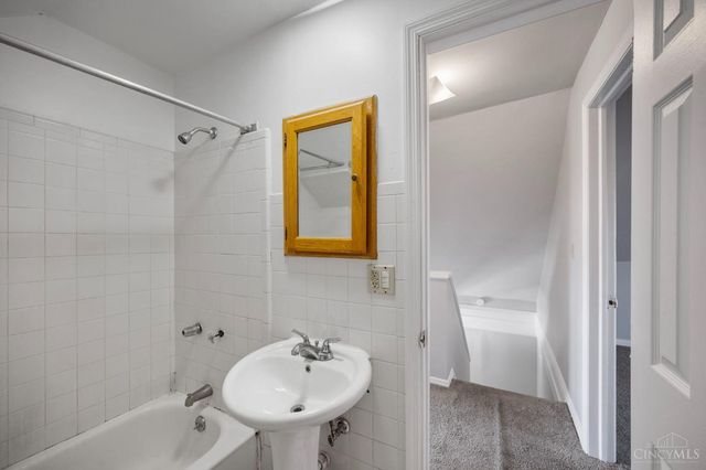 3280 Jefferson Avenue, Cincinnati, OH 45220