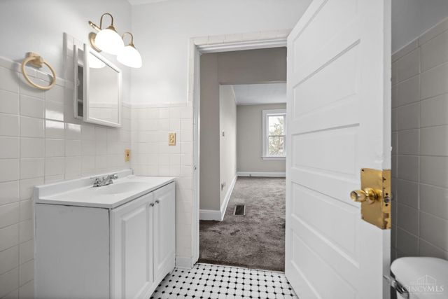 3280 Jefferson Avenue, Cincinnati, OH 45220