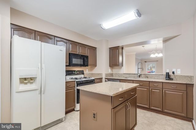 8735 STONE HILL PL, Springfield, VA 22153