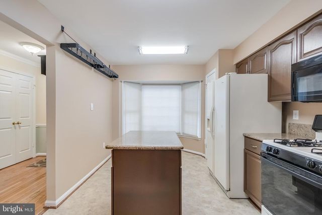 8735 STONE HILL PL, Springfield, VA 22153