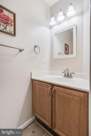 8735 STONE HILL PL, Springfield, VA 22153