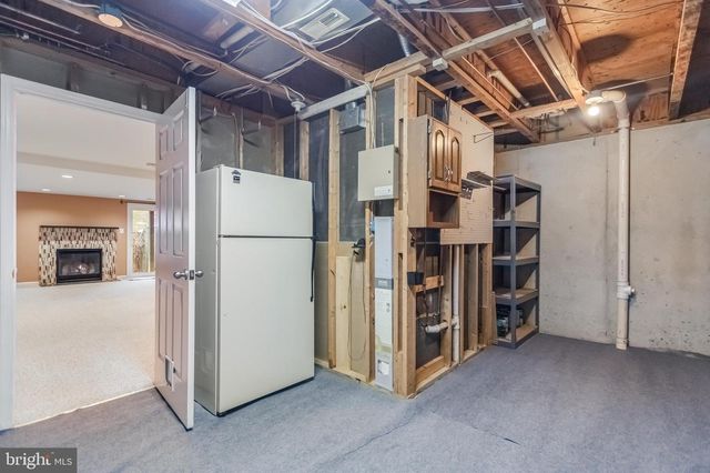 8735 STONE HILL PL, Springfield, VA 22153