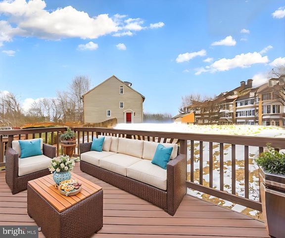 8735 STONE HILL PL, Springfield, VA 22153