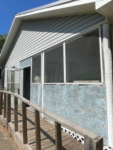 16 Triangle, Foxworth, MS 39483