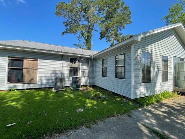 16 Triangle, Foxworth, MS 39483