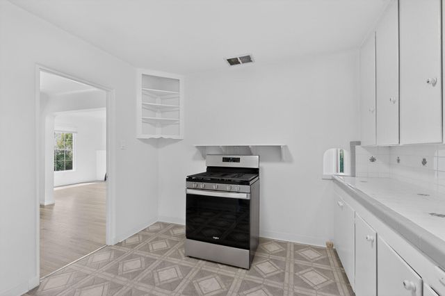 716 Loma Vista Drive NE, Albuquerque, NM 87106