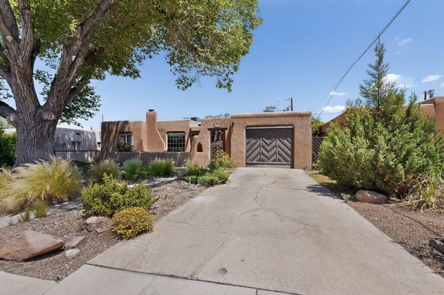 716 Loma Vista Drive NE, Albuquerque, NM 87106