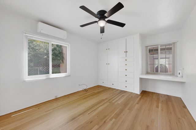 716 Loma Vista Drive NE, Albuquerque, NM 87106
