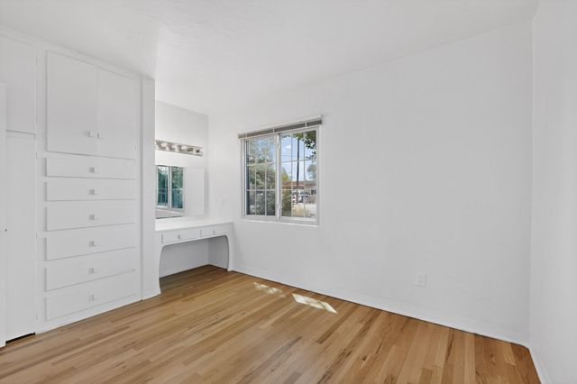 716 Loma Vista Drive NE, Albuquerque, NM 87106