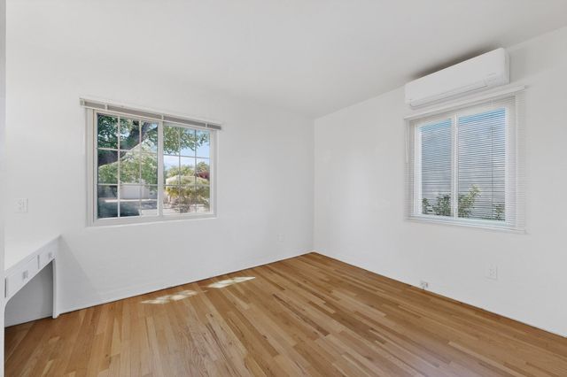 716 Loma Vista Drive NE, Albuquerque, NM 87106