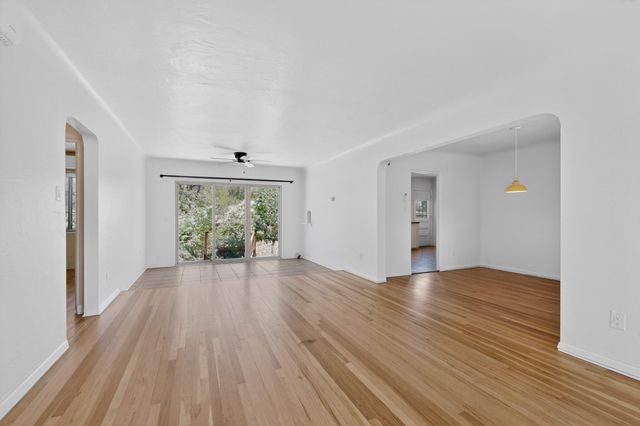 716 Loma Vista Drive NE, Albuquerque, NM 87106