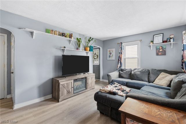1513 10th Street, Cuyahoga Falls, OH 44221