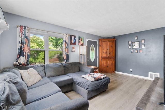 1513 10th Street, Cuyahoga Falls, OH 44221
